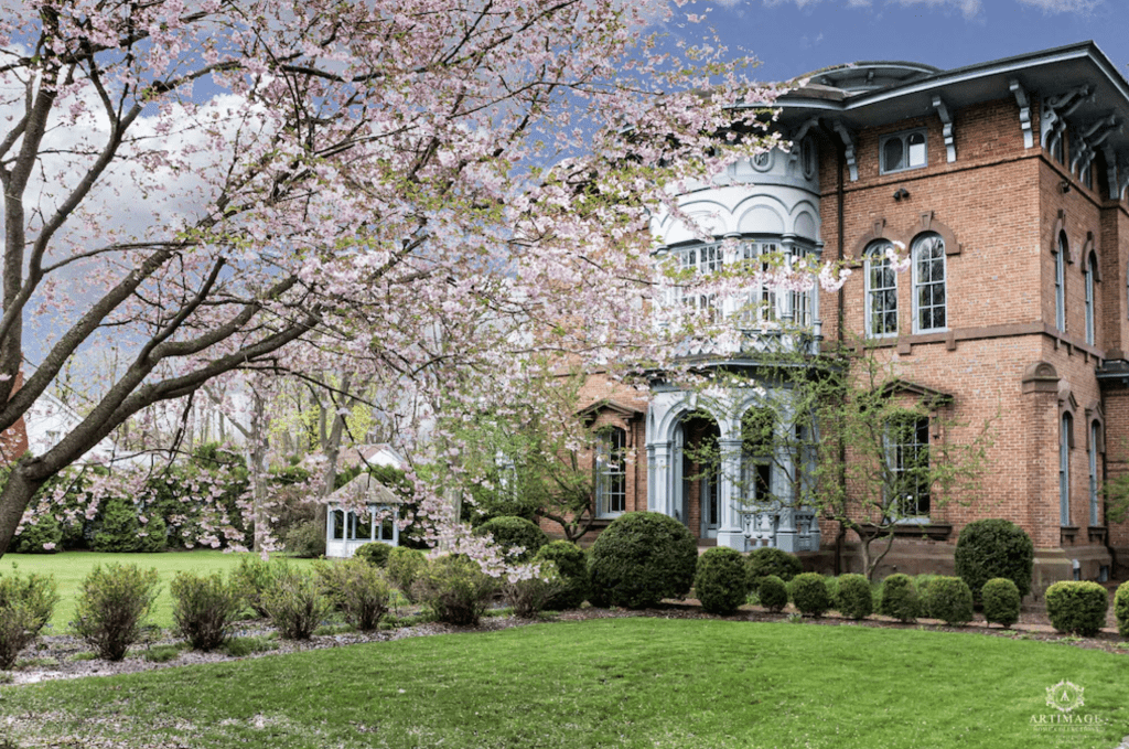 victorian mansion wedding